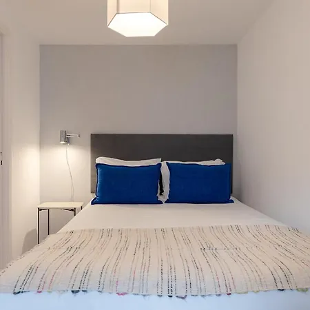 Contemporary In Chiado 3 דירה