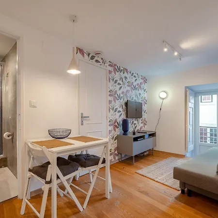 Contemporary In Chiado 3 *